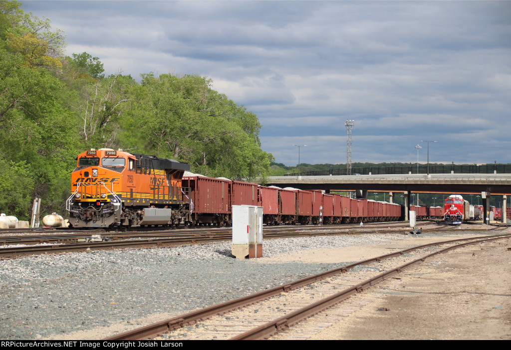 BNSF 7050